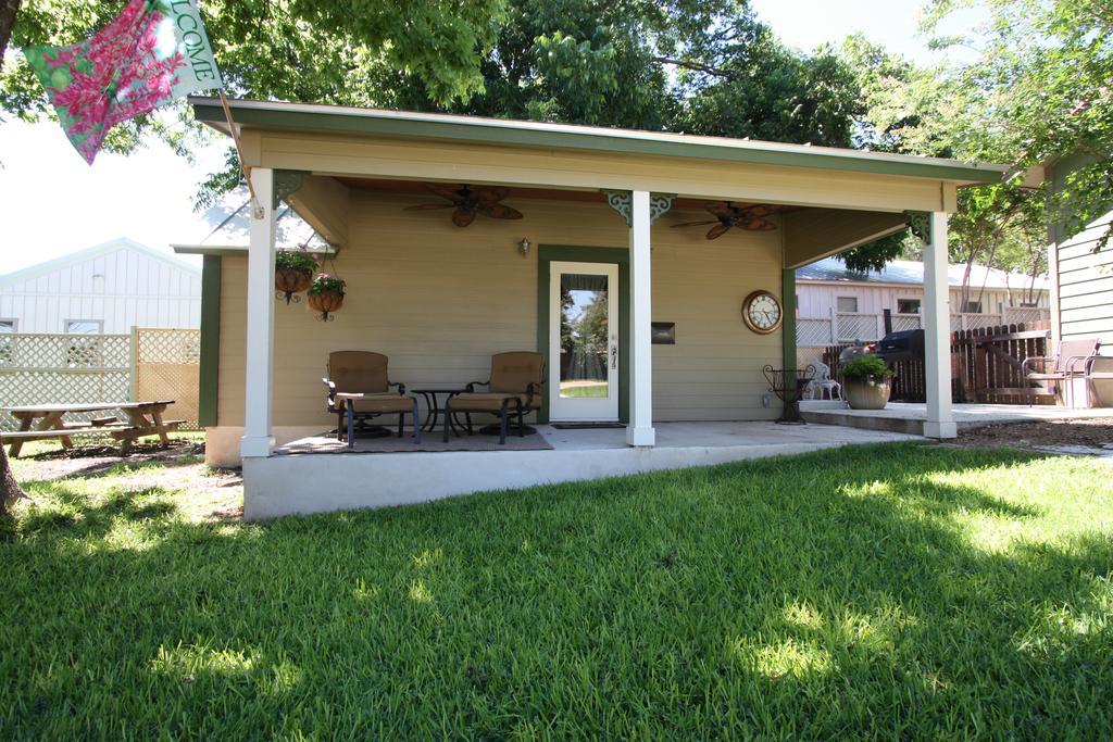 Agape Cottage Fredericksburg Extérieur photo